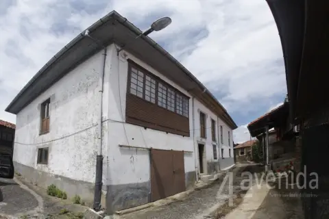 Casa adosada en calle Villarigan, nº 12