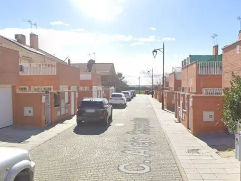 Chalet en calle de Alejo Carpentier