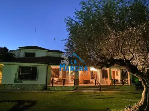 Chalet en calle Magnolio