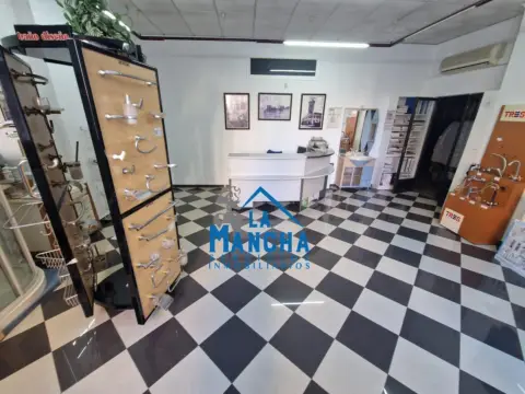 Local comercial en calle Period A Andujar