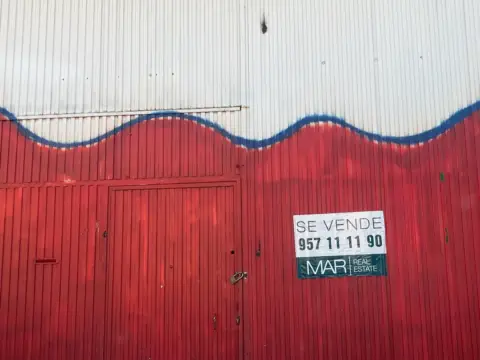 Nave industrial en Valdeolleros
