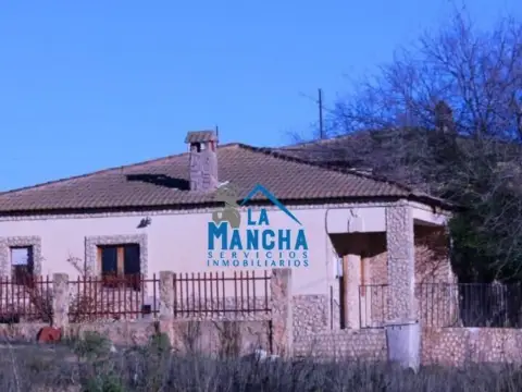 Finca rústica en calle de Alfonso XII