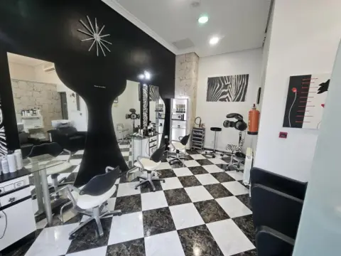 Local comercial en calle de Isaba
