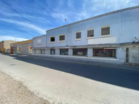 Industrial building in Castelló de La Ribera
