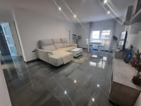Piso en Avenida Santos Patronos