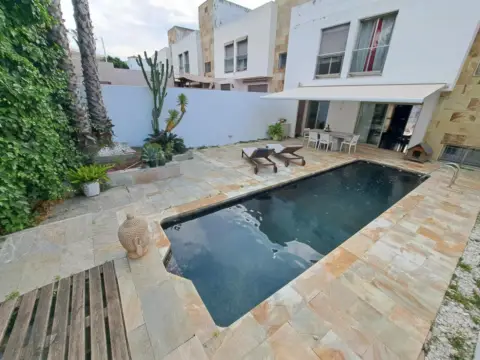 Casa adosada en Urb. El Racó