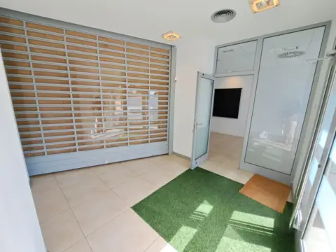Local comercial en Avenida Germanias