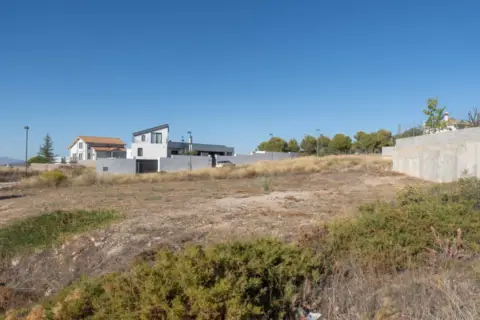 Terreno en Altos de La Zubia
