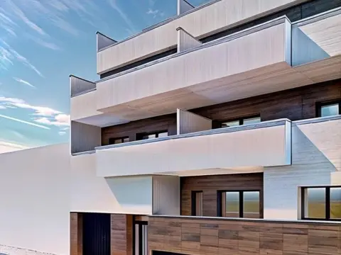 Piso en Venta en Zona de San Cayetano-Avenida Cristóbal Colón