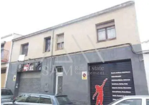 Edificio en Centro Urbano 87
