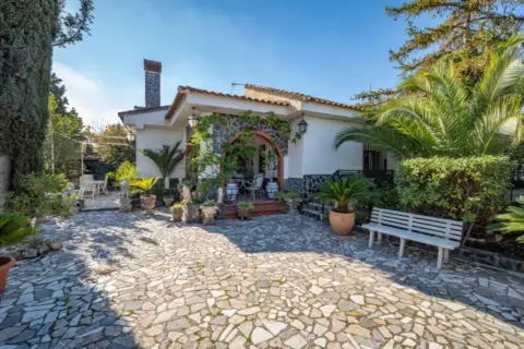 Chalet en Avenida del Suspiro del Moro, 85