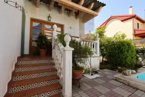 Chalet en calle de Aracena