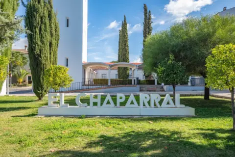 Casa en calle Hortensia (Chaparral)