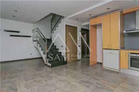 Dúplex en Centro Urbano 90