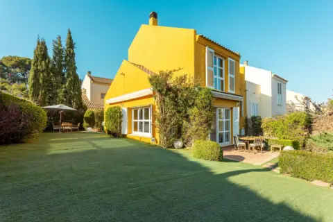 Casa pareada en calle Bonaigua