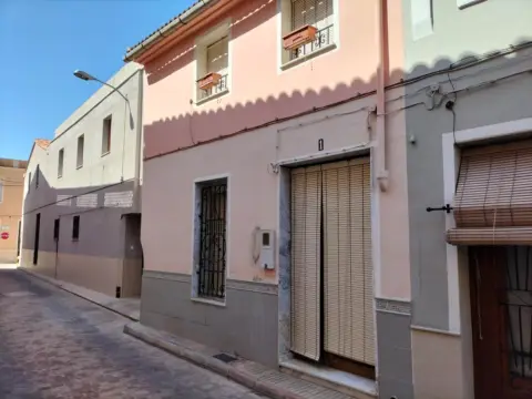 Casa adosada en Carrer de la Carda, 1