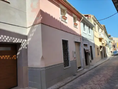 Casa adosada en Carrer de la Carda, 1