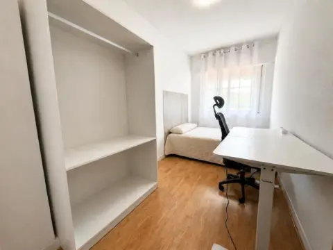 Habitación en calle de Fermín Caballero