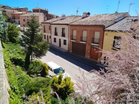 Casa adosada en calle de Solana Baja, 8