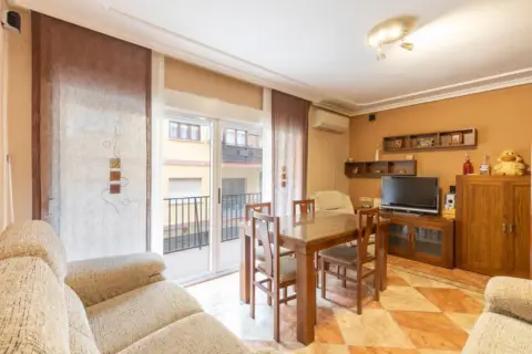 Piso en calle de Agustina de Aragón, 6