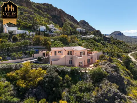 Chalet en calle 8 (Pi)