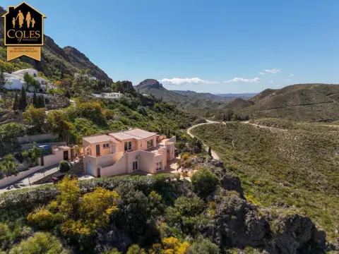 Chalet en calle 8 (Pi)