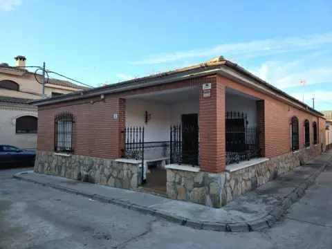 Chalet en calle de los Gorriones