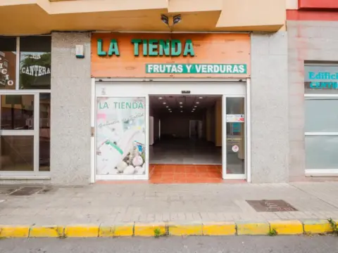 Local comercial en calle Bruno Pérez Medina, 1