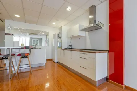 Piso en calle Alfonso XIII, 260