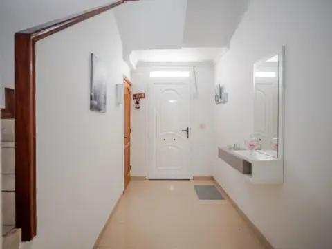 Casa adosada en calle Cordoba, 23