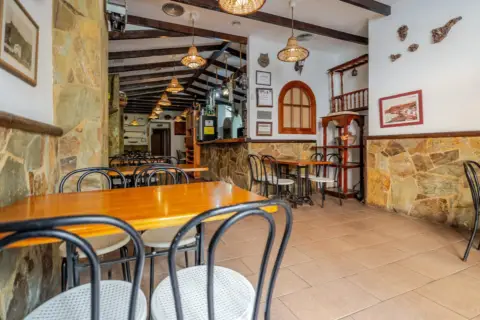 Local comercial en calle Agustina De Aragon, 8