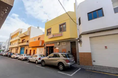 Local comercial en calle Agustina De Aragon, 8