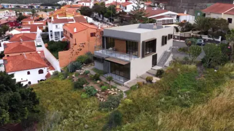 Terreno en calle Avila, 38