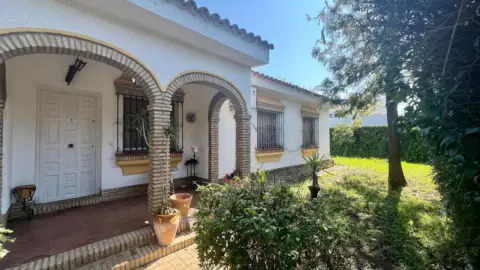 Chalet en Palomares del Río