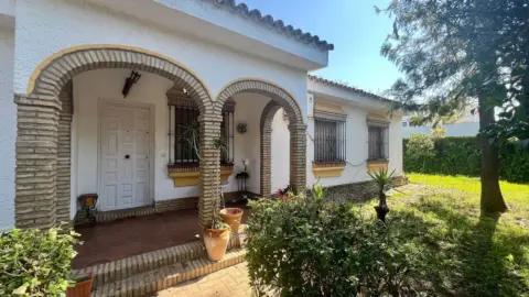 Chalet en Palomares del Río