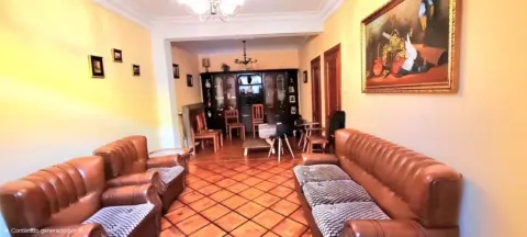 Casa adosada en calle Purificac-Saavedra