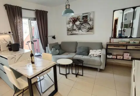 Piso en calle Antoñito El Molinero, 23