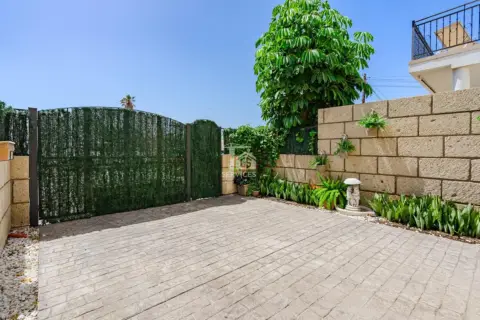 Casa adosada en Avenida del Colibrí, 1