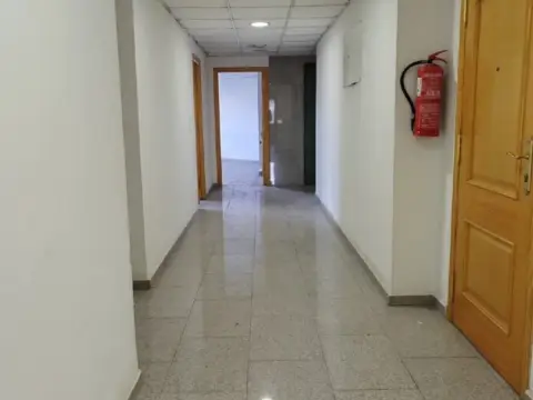 Oficina en Vega Plaza
