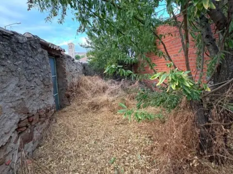 Casa en Área de Santa María Real de Nieva