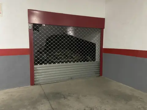 Garaje en calle de Paco de León