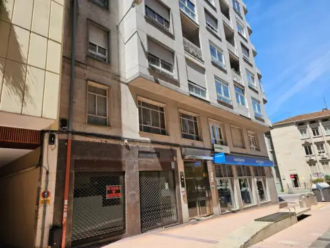 Local comercial en calle de Florentino Cuevillas, 9