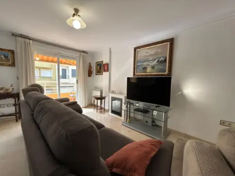 Casa adosada en Carrer de la Constitució