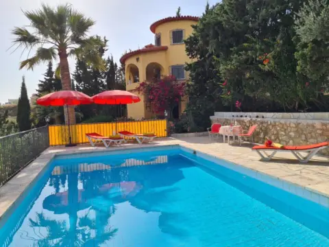 Pavillon à calle de Uruguay