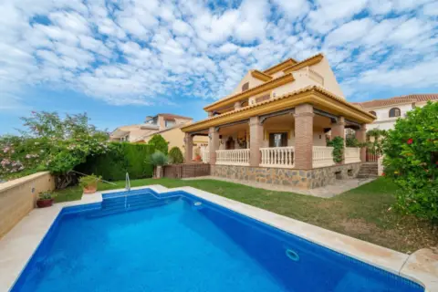 Chalet en Rincon de La Victoria