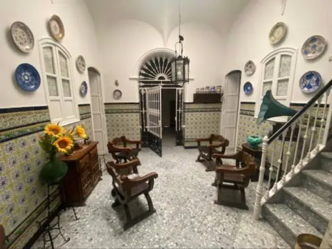 Casa adosada en calle de la Larga