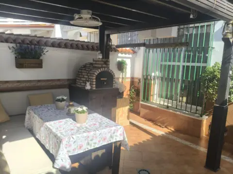 Casa adosada en Las Canteras - El Almedral