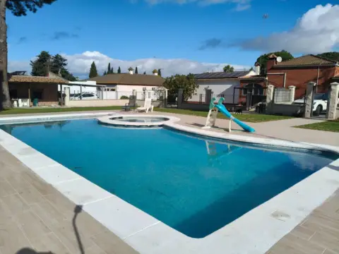 Chalet en Pinar de los Franceses - Marquesado