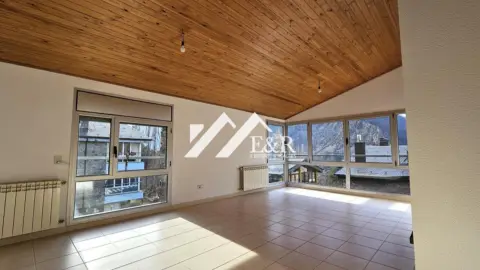 Piso en calle Urb. La Plana