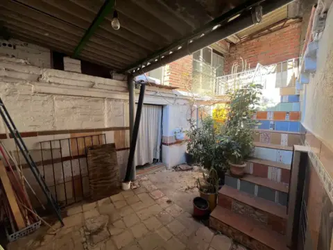 Casa adosada en calle de Guadyerbas